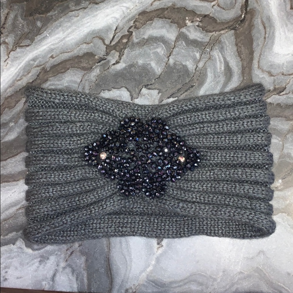 🆕💥Charming Charlie grey bead/crystal headwrap